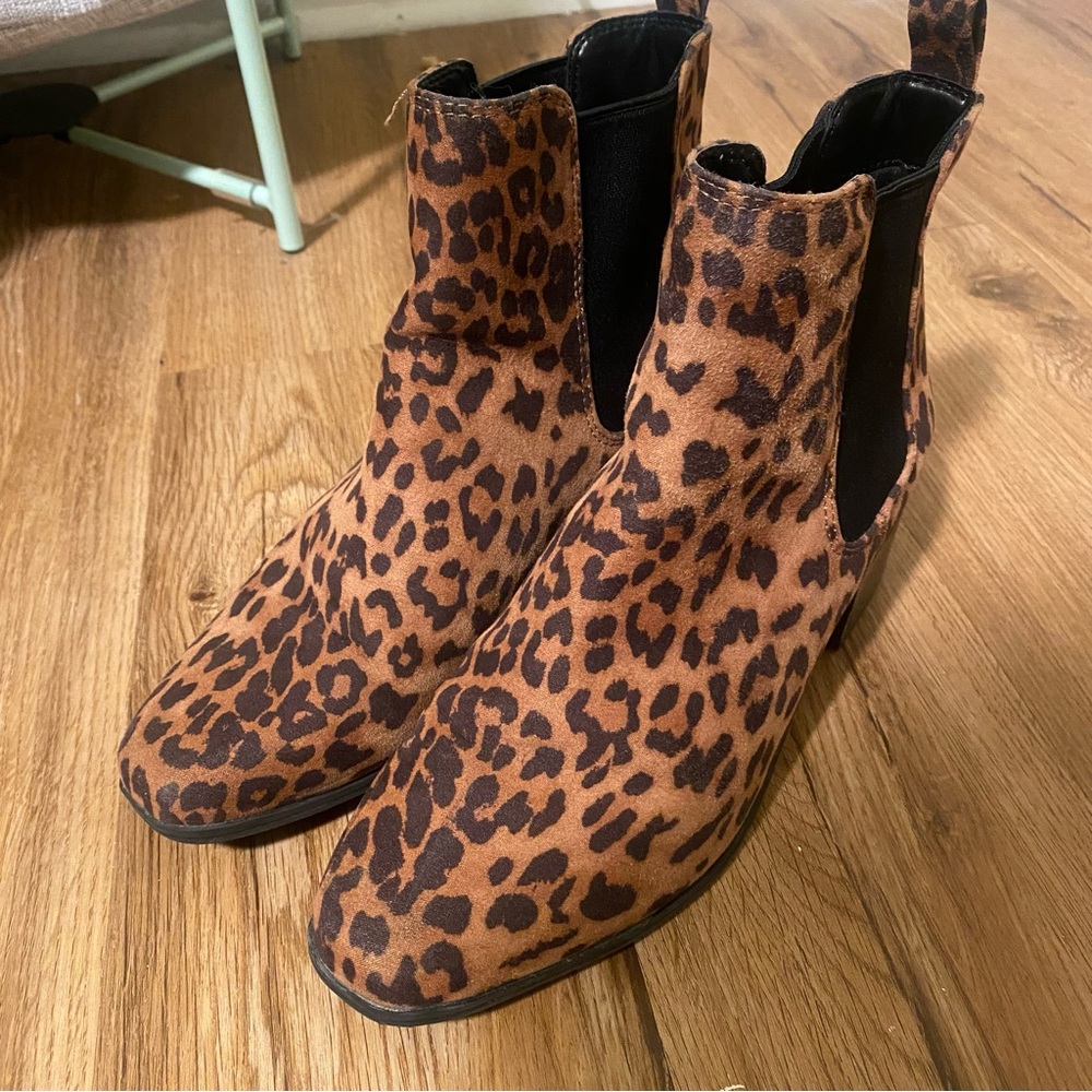 Leopard Boots - Picture 2 of 4